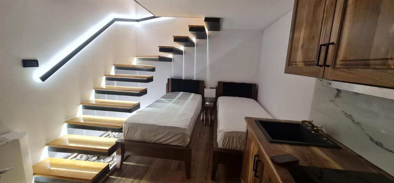 Bujtina Gjyshi Ilo Hotel Tushemisht Bagian luar foto