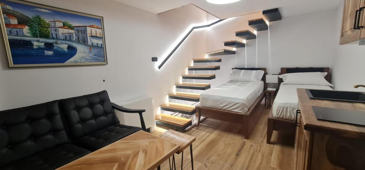 Bujtina Gjyshi Ilo Hotel Tushemisht Bagian luar foto