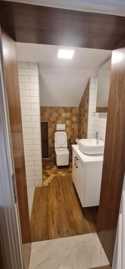 Bujtina Gjyshi Ilo Hotel Tushemisht Bagian luar foto