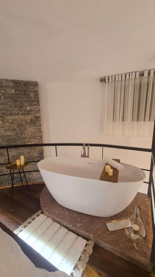 Bujtina Gjyshi Ilo Hotel Tushemisht Bagian luar foto