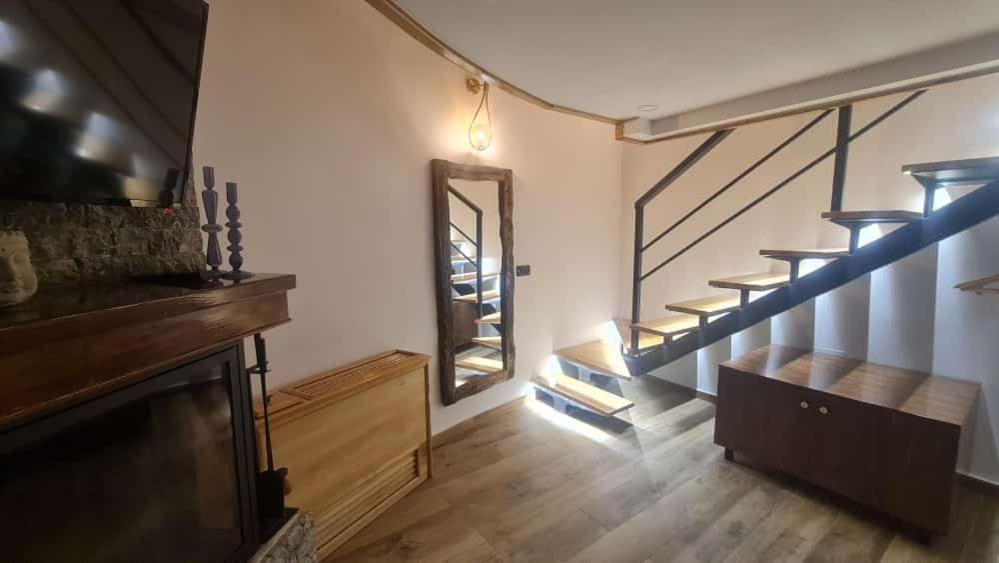 Bujtina Gjyshi Ilo Hotel Tushemisht Bagian luar foto