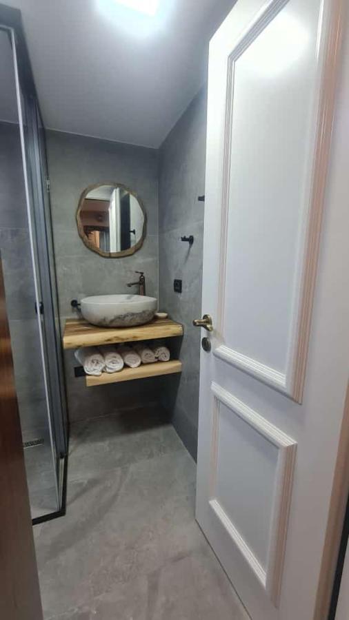 Bujtina Gjyshi Ilo Hotel Tushemisht Bagian luar foto